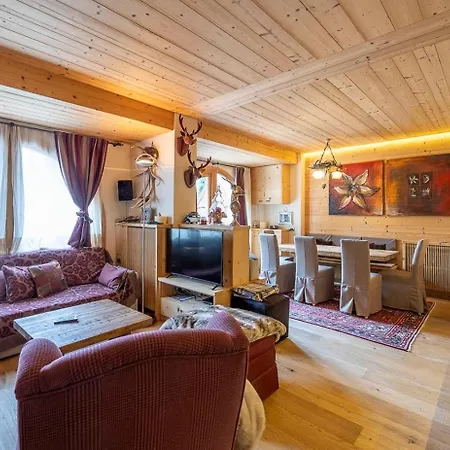 Chalet Close To Ski Lift Cortina D'Ampezzo 아파트
