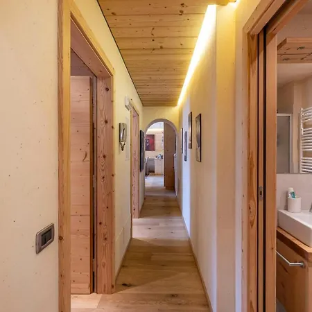 Chalet Close To Ski Lift Cortina D'Ampezzo Cortina dʼAmpezzo