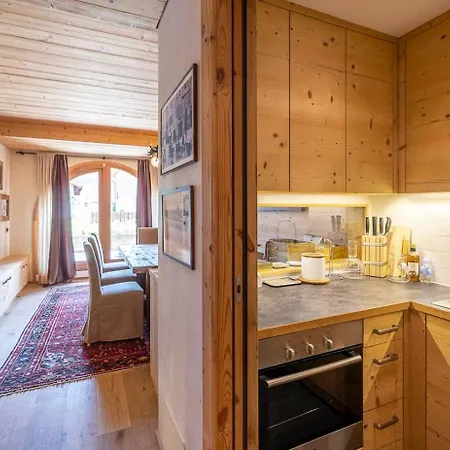 شقة Chalet Close To Ski Lift Cortina D'Ampezzo كورتينا دامبيتزو